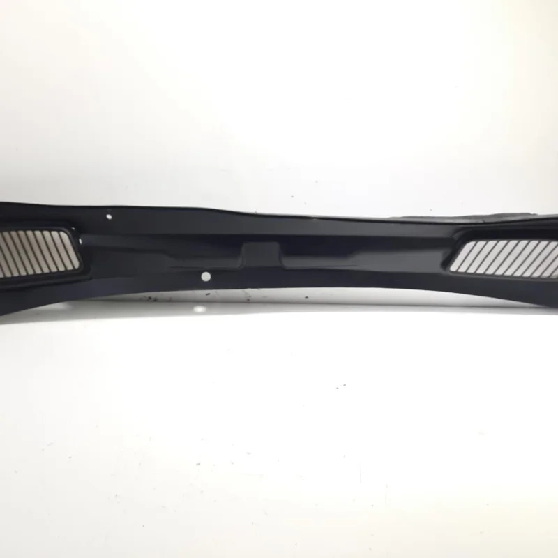 Cumpără online Grila stergatoare fata, cod 7S71-A02216-AK, Ford Mondeo 4 Sedan (idi:557401)