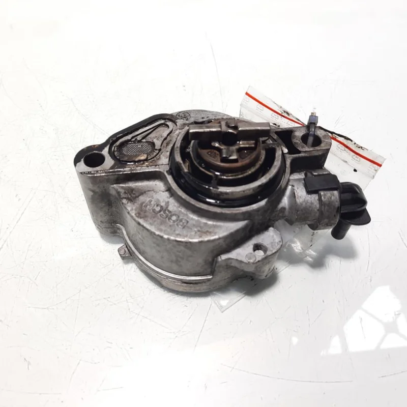 Vezi acum Pompa vacuum, cod D156-3A, Ford Focus 2 (DA), 1.6 TDCI, HHDA (id:560074)
