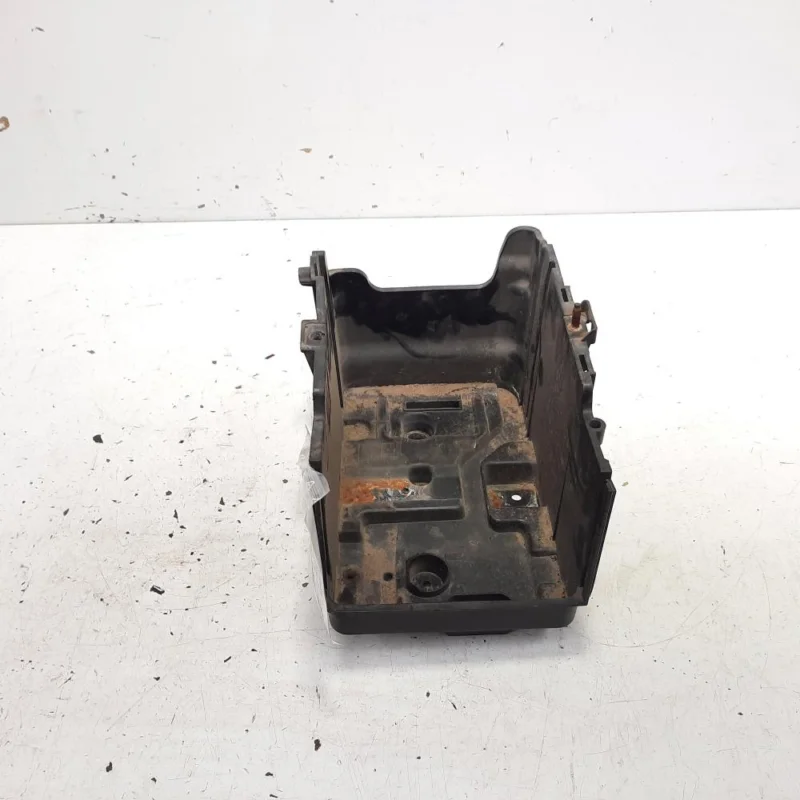 Carcasa baterie, cod 8V21-10723-BC, Ford Fiesta 6, 1.6 TDCI, HHJD (id:546011) Vezi acum