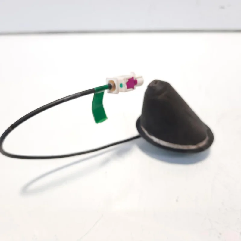Antena radio, cod 1K0035501, Skoda Octavia 2 (1Z3) (id:546148) Reducere extra