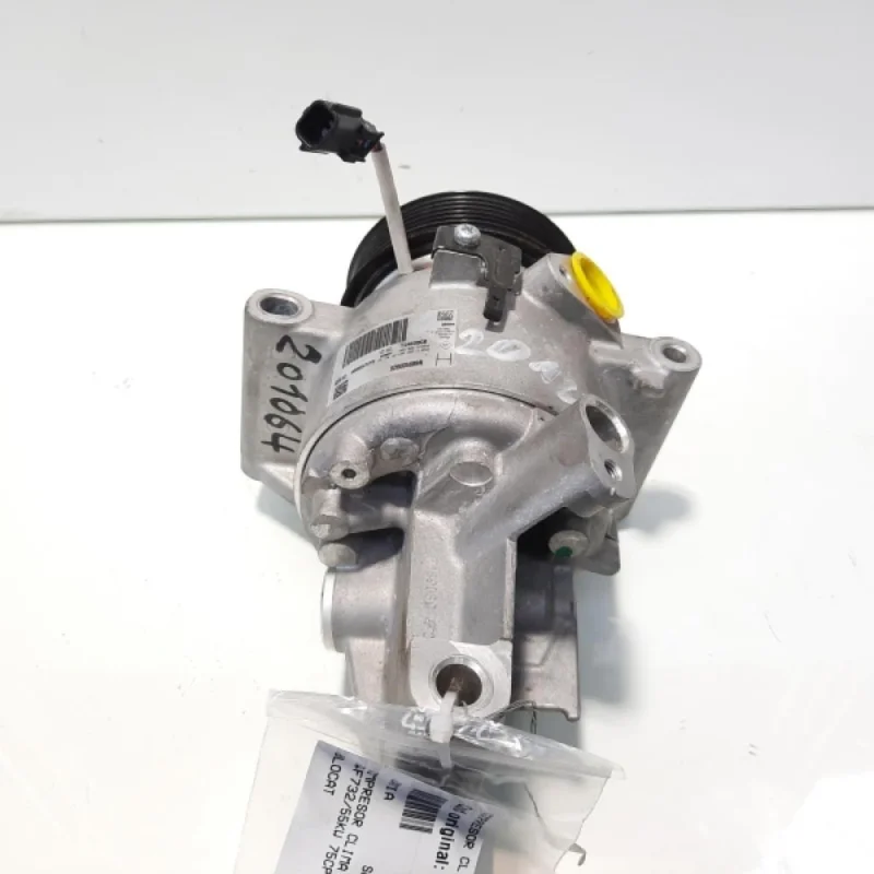 Reducere specială Compresor clima, cod 926005689R, Dacia Sandero 2, 1.2 benz, D4F732 (id:537893)