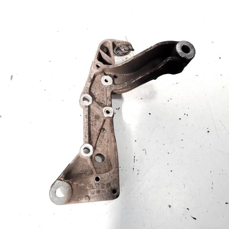 Reducere de preț Suport brat trapez dreapta, cod 1K0199296E, Seat Altea (5P1) (idi:518630)