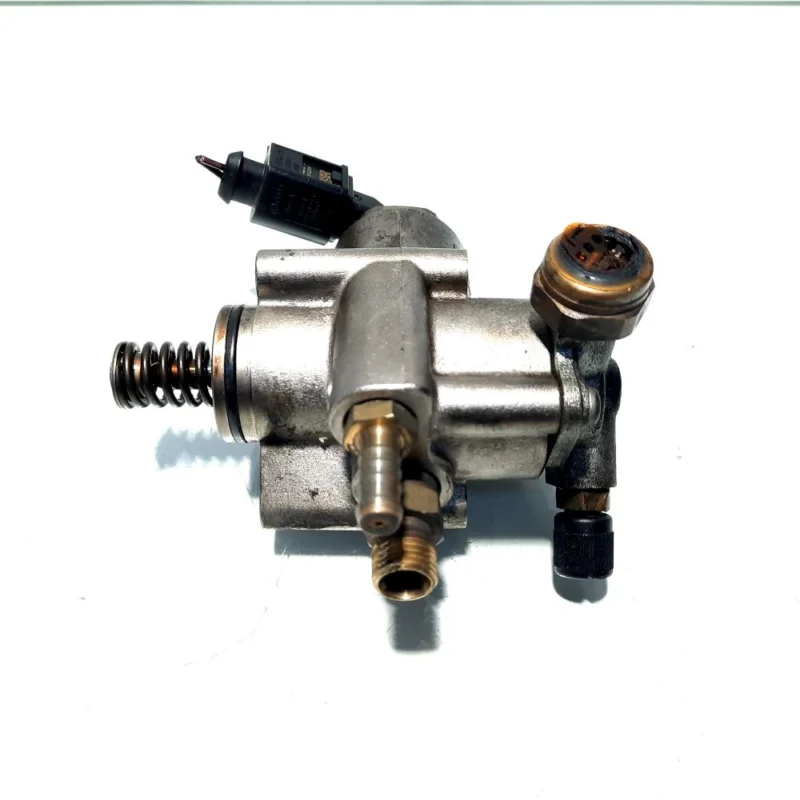 Vezi acum Pompa inalta presiune, cod 06F127025H, Vw Passat Variant (3C5) 2.0 TFSI, BWA (id:516941)