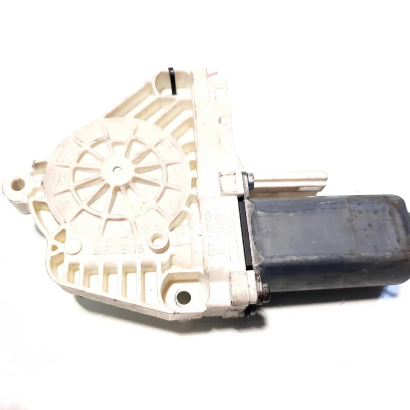 Ofertă specială Motoras stanga fata, Vw Passat Variant (3C5) (id:517346)