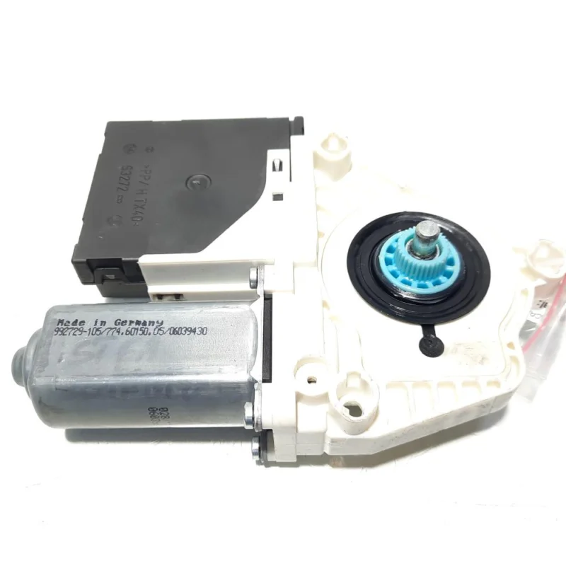 Reducere Motoras macara dreapta fata, cod 1K0959702AG, VW Golf 6 (5K1) (id:503369)