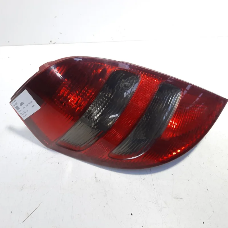 Cumpărături sigure Stop stanga aripa, Mercedes Clasa A (W169) (id:498231)