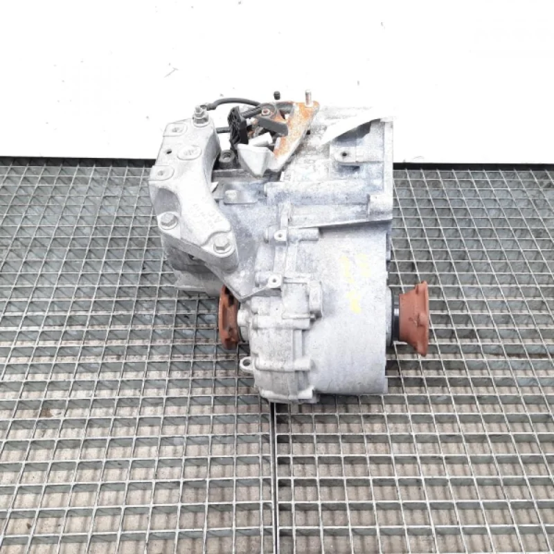 Cutie viteza manuala cu Start Stop, cod NGD, VW Passat Alltrack (365), 2.0 TDI, CFG, 6 vit man (pr:110747) Ofertă
