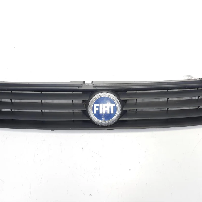 Ieftin Grila bara fata centrala cu sigla, cod 1821920018, Fiat Stilo (192) (id:484213)