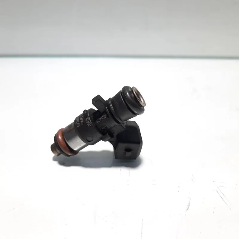 Noutate Injector, cod 8200292590, Renault Kangoo 1 Express, 1.2 benz, 16V, D4F716 (idi:456485)