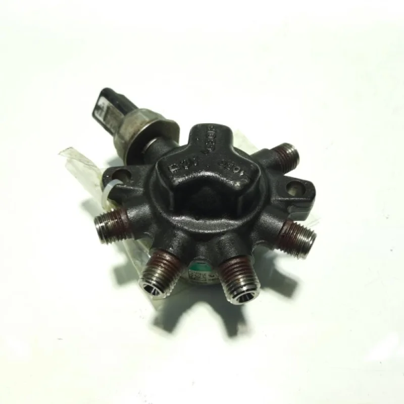 Preferatul clienților Rampa injectoare cu senzor, cod 8200584034, Dacia Logan (LS) 1.5 DCI, K9K792 (id:464615)