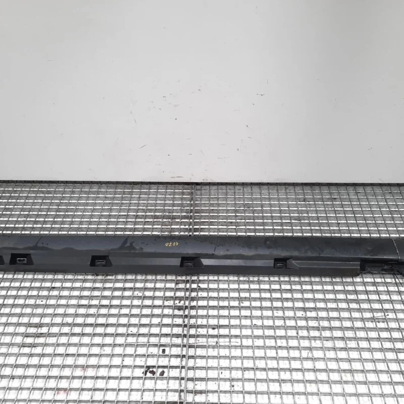 Ornament prag stang, Vw Passat (3C2) (id:456305) Ofertă exclusivă