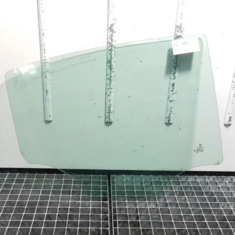 Geam dreapta spate, Peugeot 208 (id:398681) Livrare rapidă