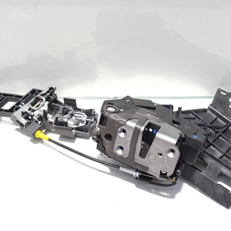 Preț mic Broasca stanga spate, Ford Focus 3 Turnier, A26413-BF (id:381813)