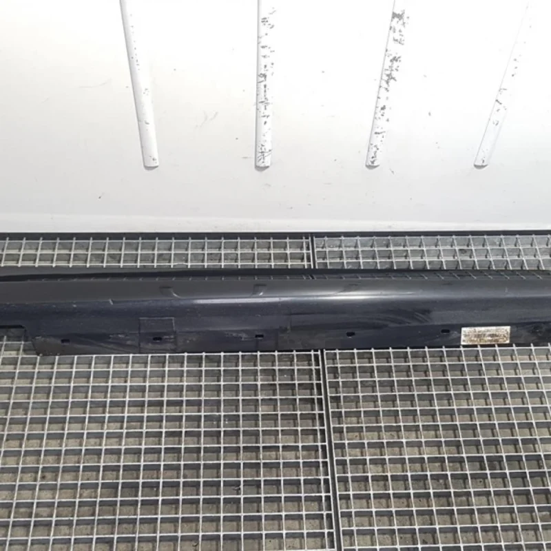 Ornament prag dreapta, Bmw 3 (E90) (id:376961) Livrare expres