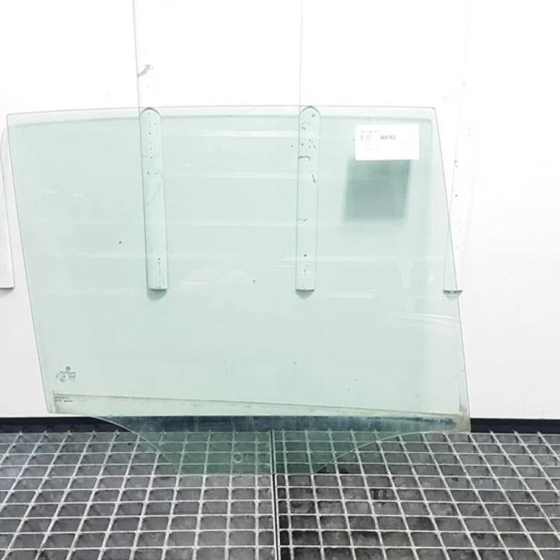 Geam mobil dreapta spate, Vw Golf 6 (5K1) (id:364743) Disponibil imediat