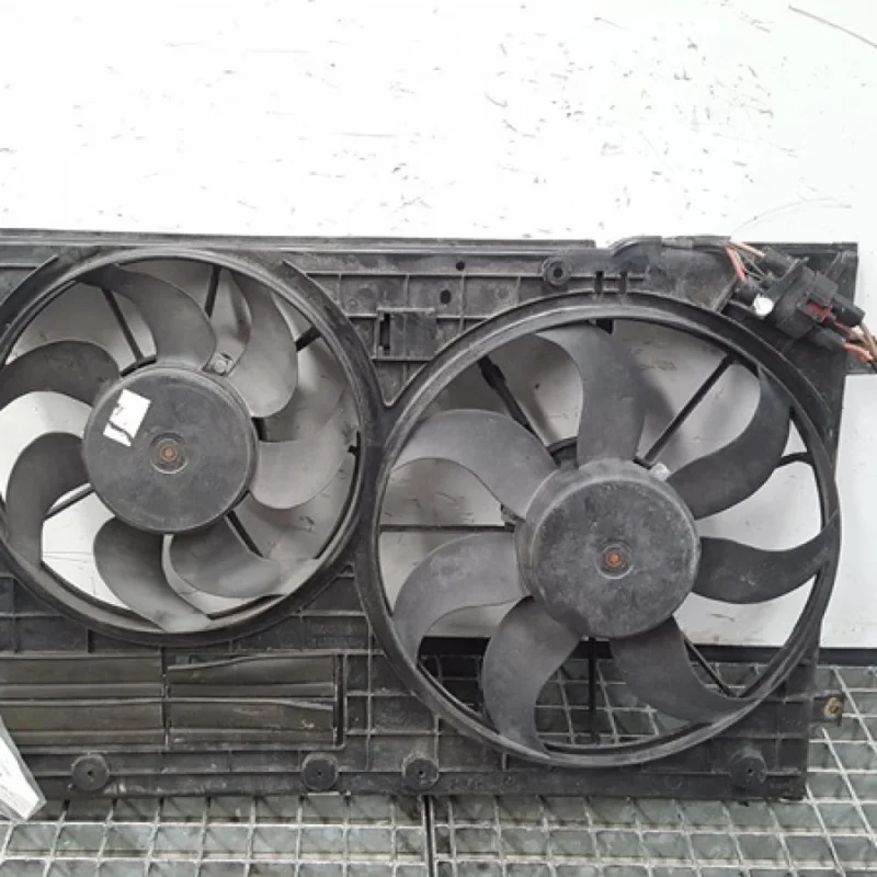 Retur ușor Grup electroventilatoare 1K0121207AT, Vw Passat Variant (365) 1.4 tsi